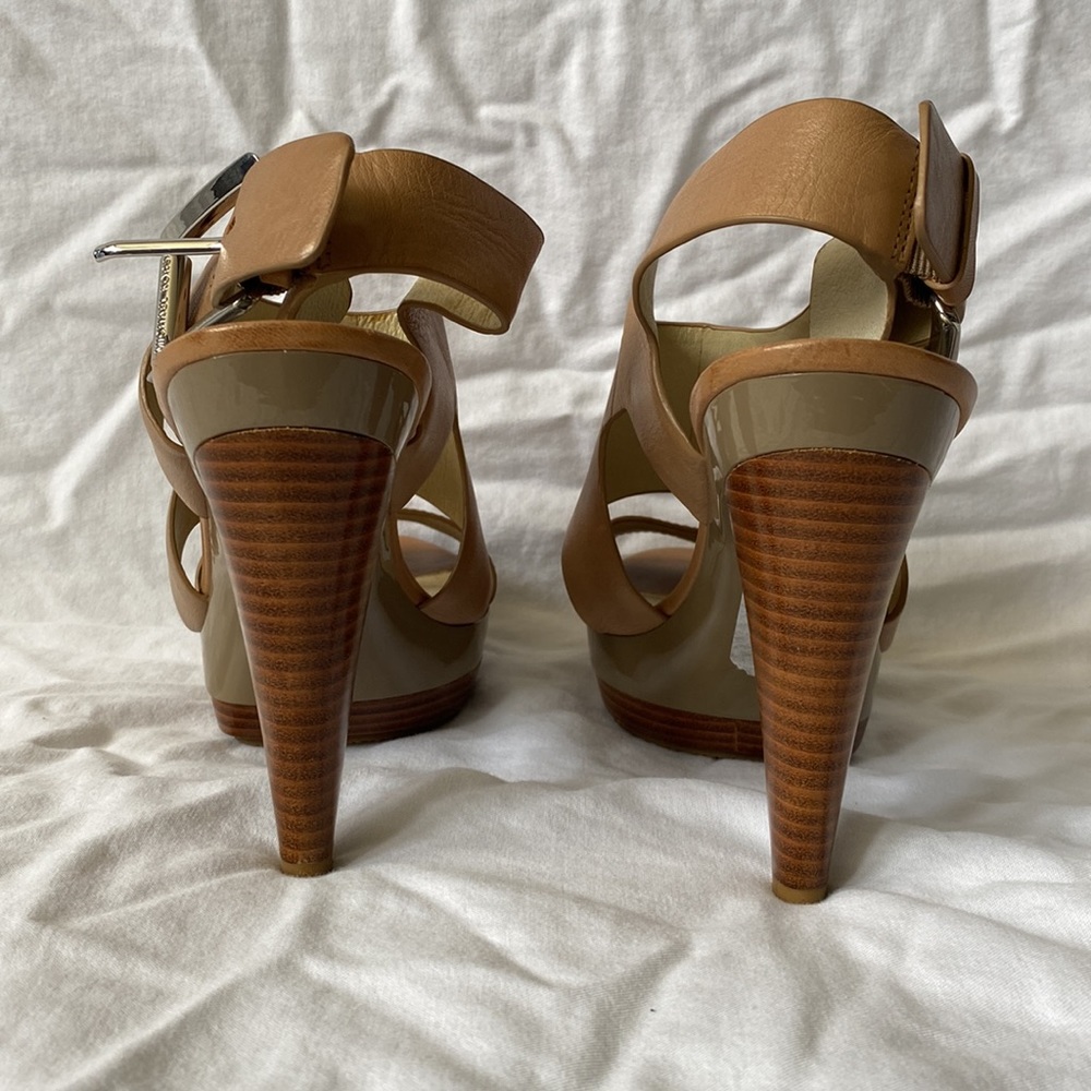 Michael Kors Tan Platform Pumps Size 8 - Picture 4 of 9
